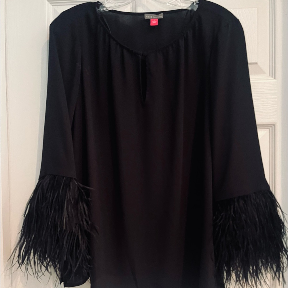 Vince Camuto Black  top with Ostrich feathers L - Picture 2 of 6